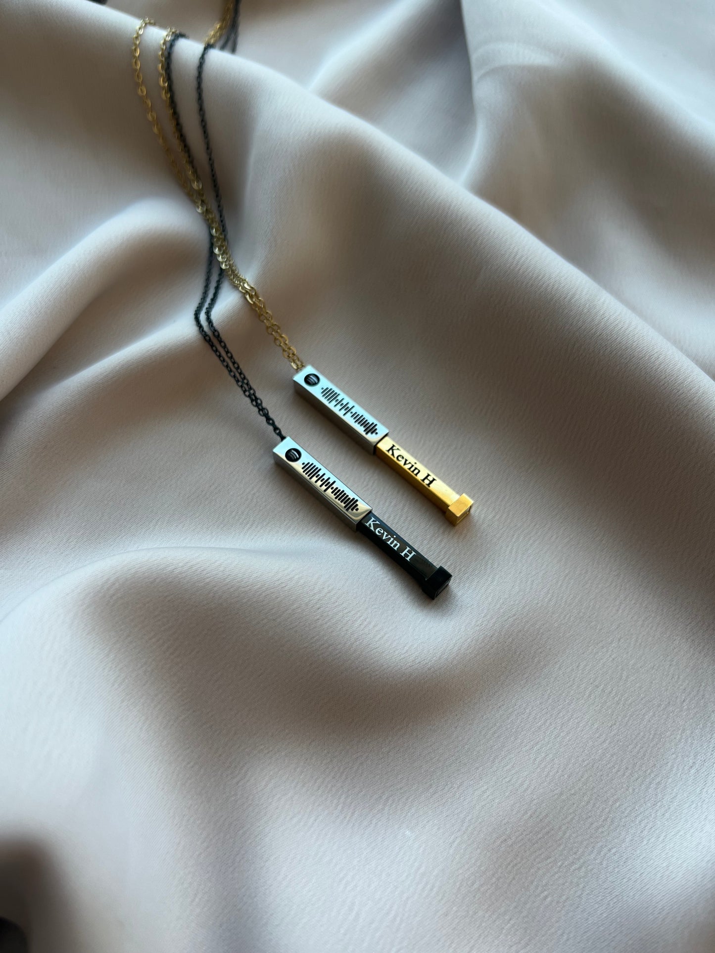 Collar Barrita grabada interior