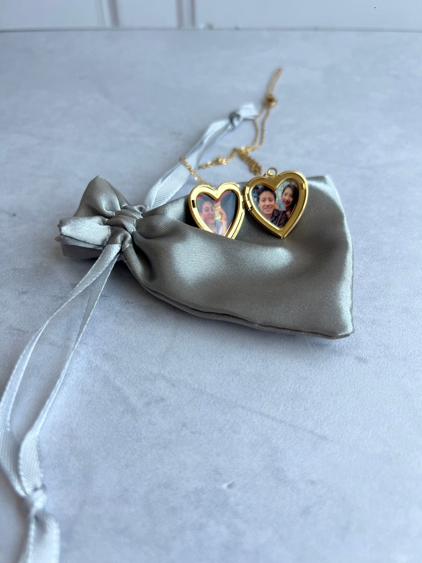 Relicario corazón liso con grabado