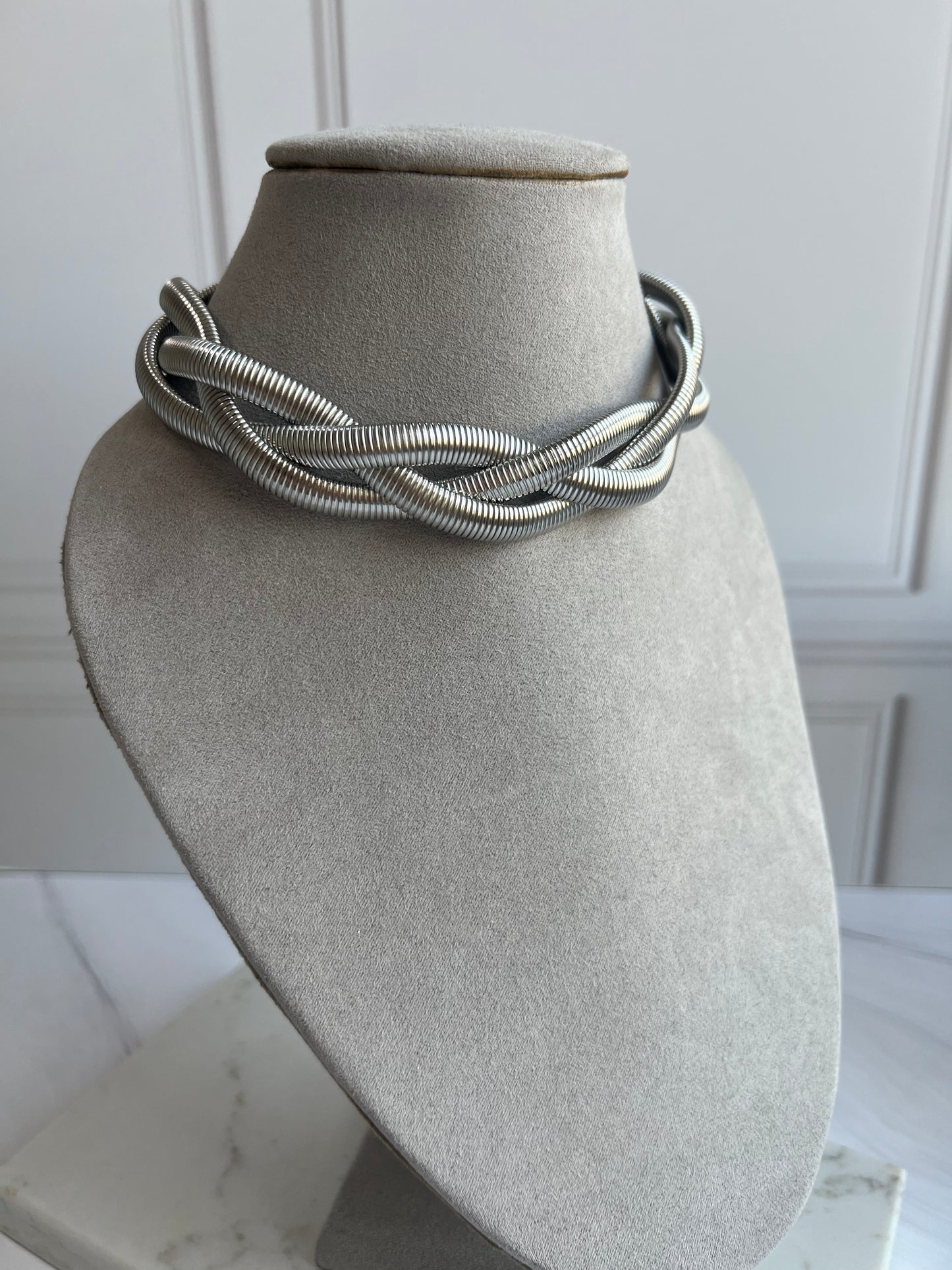 Choker mona triple
