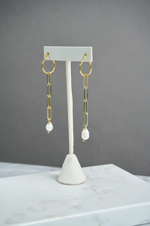 Aretes Kata cadena